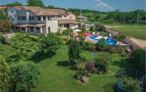 Gorgeous Home In Visnjan With Wifi